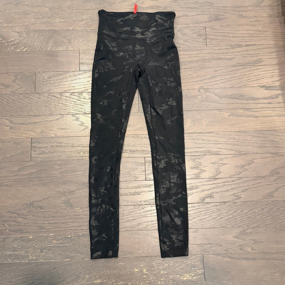 Spanx Womens Black Faux Leather Camo Leggings High Waisted Size Small S